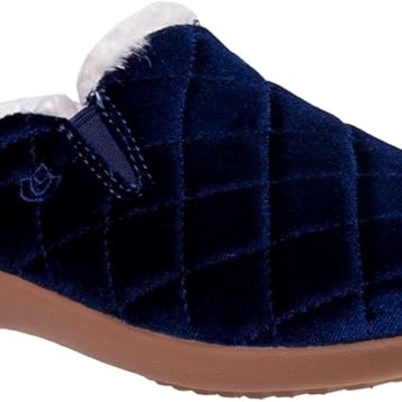 Women’s Quilted Navy Slip-On Slippers - Picture 3 of 8
